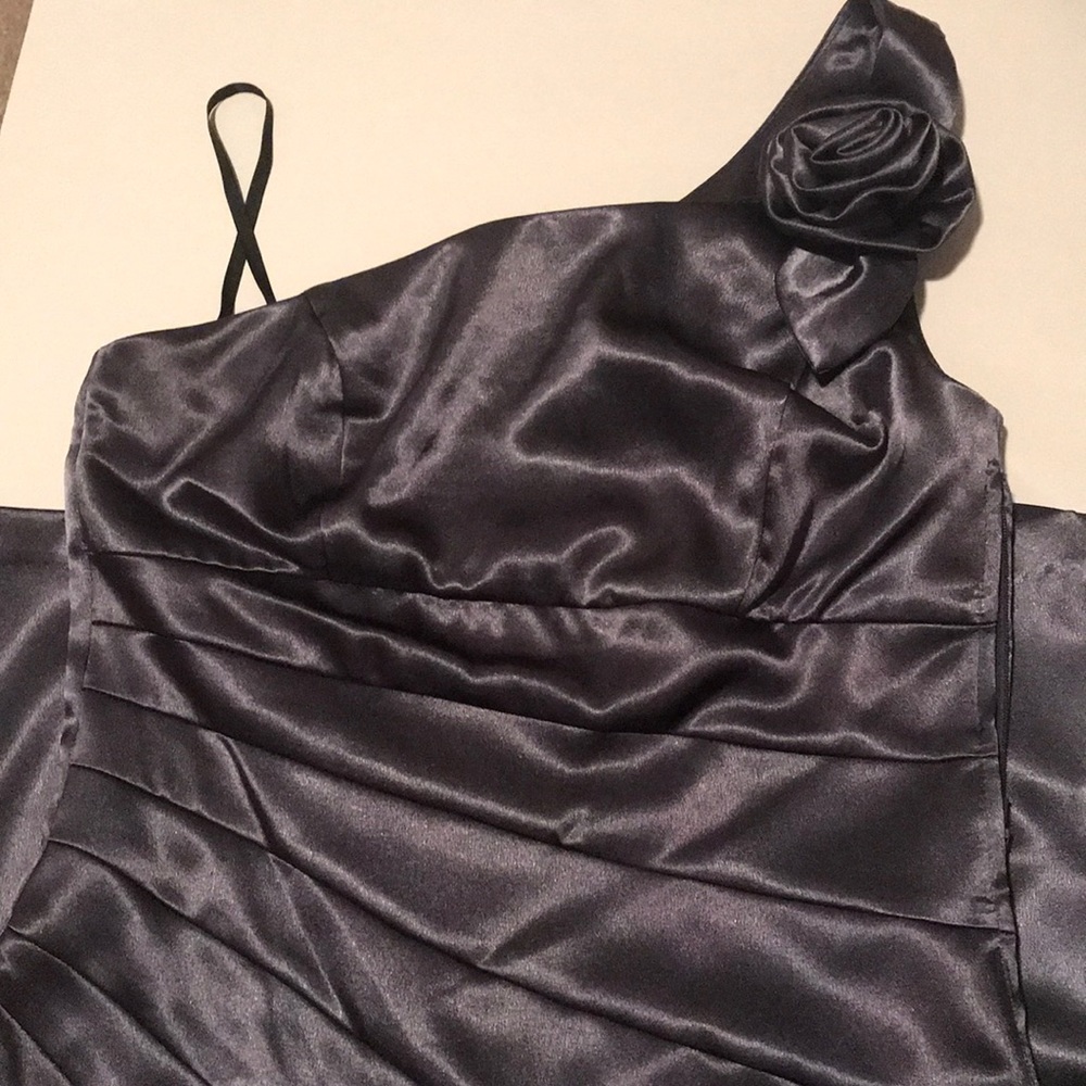 BCX Junior Off the Shoulder Party Bodycon Satin Silver Color Midi  Dress Size 5 - Picture 8 of 9